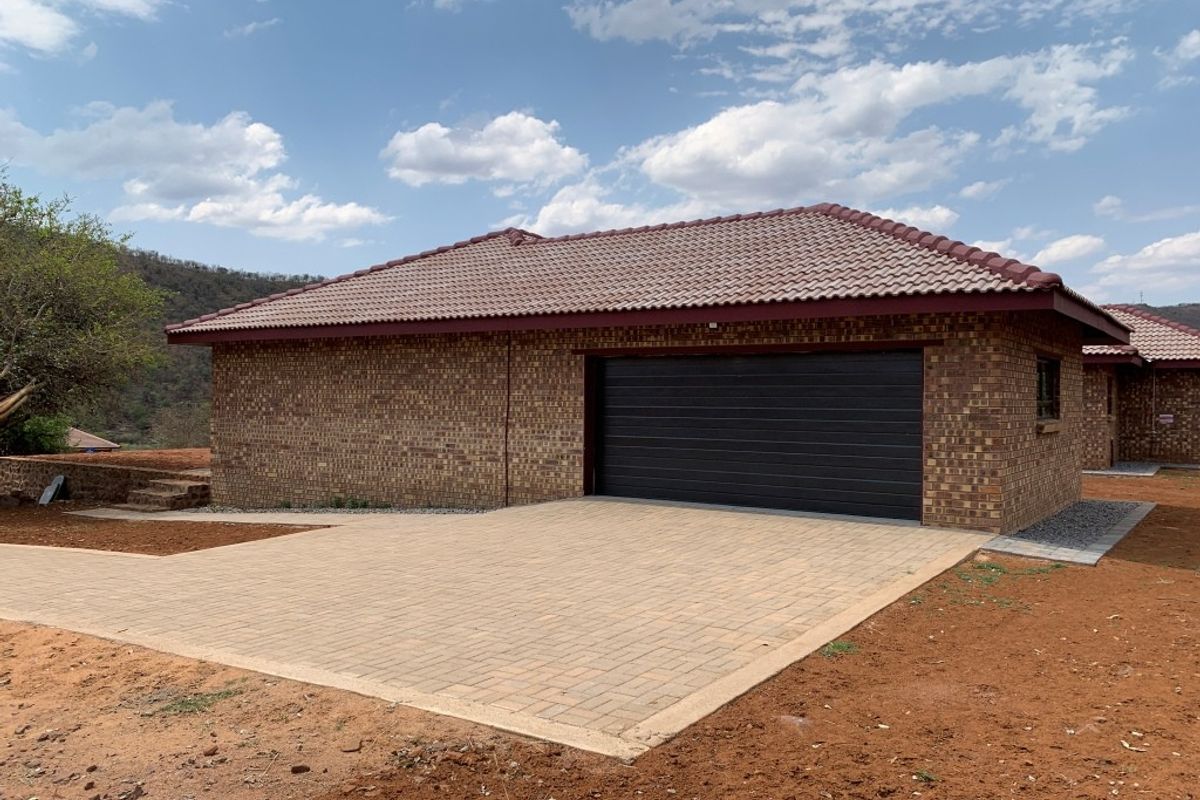 Brand-New Home Overlooking Kranspoort Dam & Golf Course - Photo 5