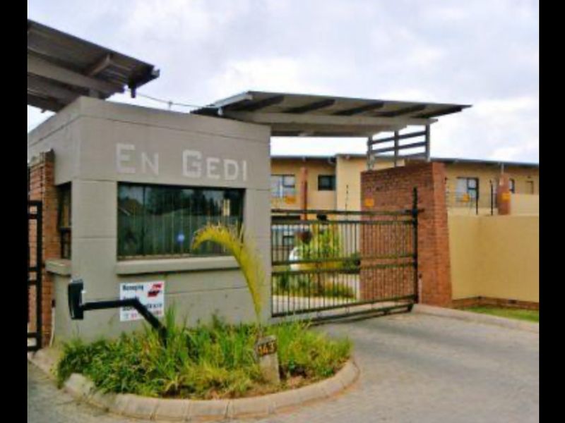 2 Bedroom Apartment in Rynfield - Photo 2