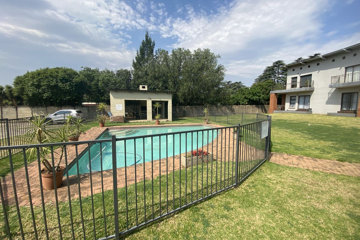 2 Bedroom Apartment in Rynfield - Photo 3