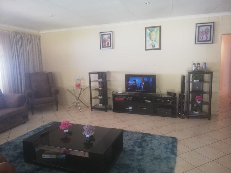 3-Bedroom Family Home for Sale - Photo 3