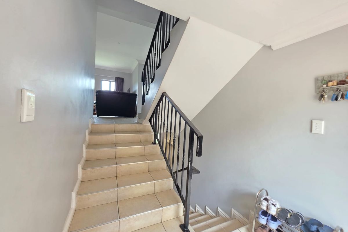 Elegant 3-Bedroom Townhouse with Fairway Views in Umhlali Golf Estate - Photo 5