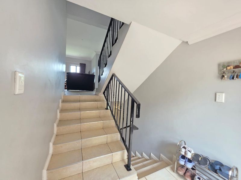 Elegant 3-Bedroom Townhouse with Fairway Views in Umhlali Golf Estate - Photo 5