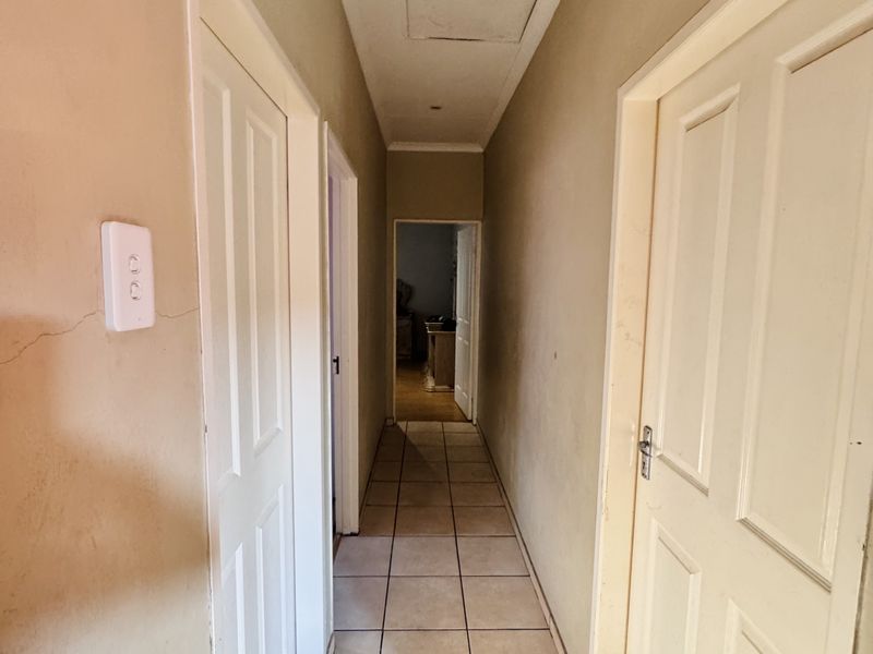 To Rent | Secure Living on a spacious corner stand in Clearwater Estate - Photo 8