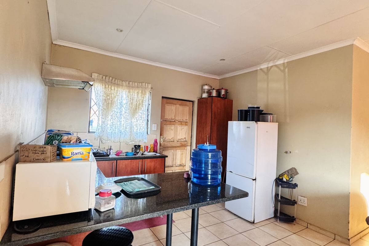 To Rent | Secure Living on a spacious corner stand in Clearwater Estate - Photo 5