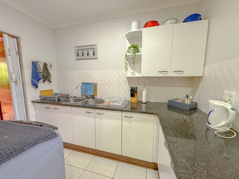 Exclusive Kildare Residence with Flat, Pool & Unmatched Privacy - Photo 9