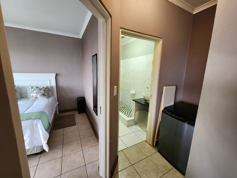 Modern and Affordable Unit – Ideal for Students, Young Professionals, or First-Time home owners - Photo 10