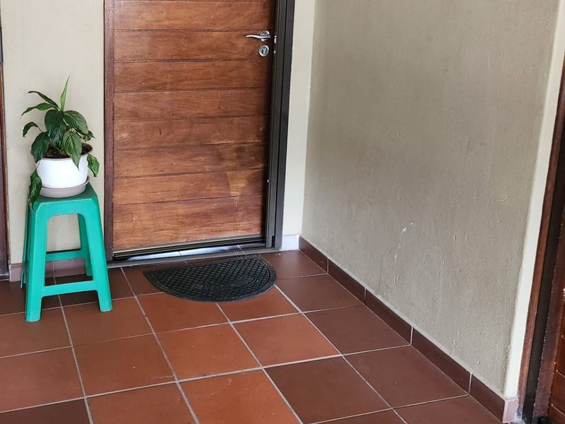 Modern and Affordable Unit – Ideal for Students, Young Professionals, or First-Time home owners - Photo 4