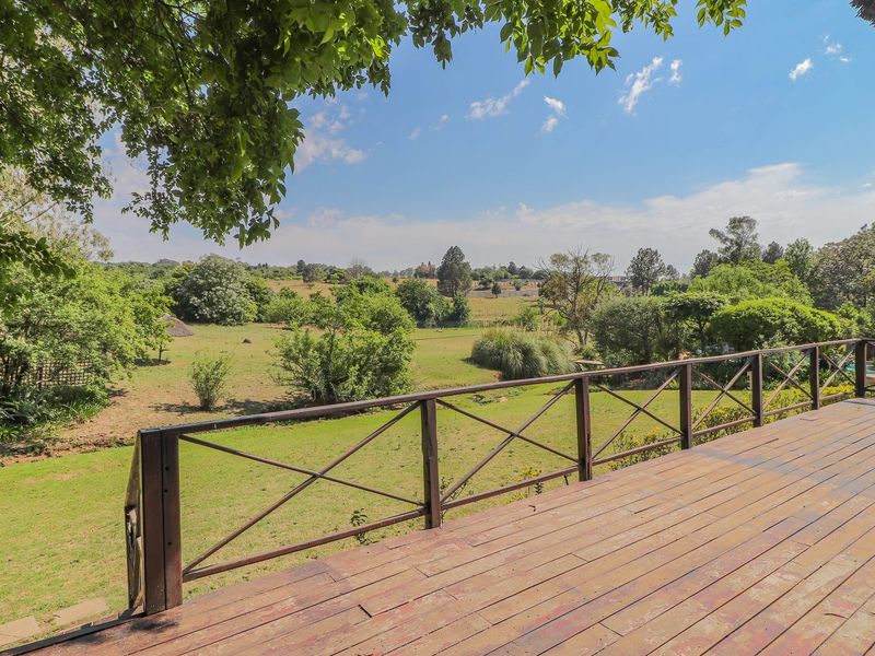 Need space to live and run a business from home? This versatile smallholding has it all!! - Photo 3