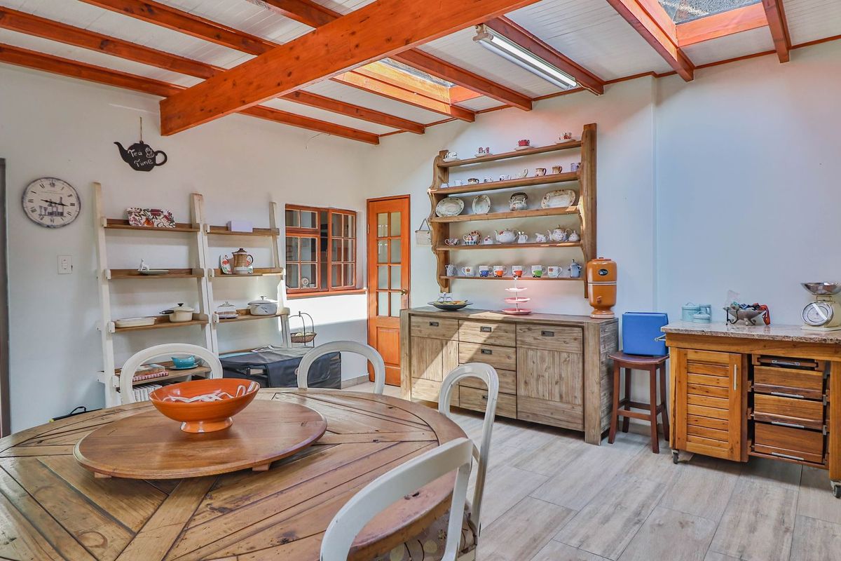 Need space to live and run a business from home? This versatile smallholding has it all!! - Photo 5