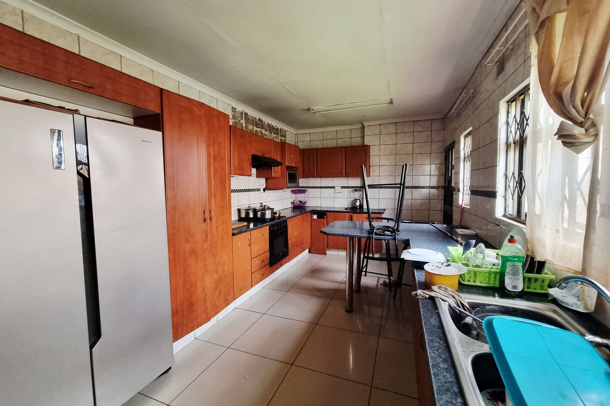 5 BEDROOM HOUSE FOR SALE - Photo 3