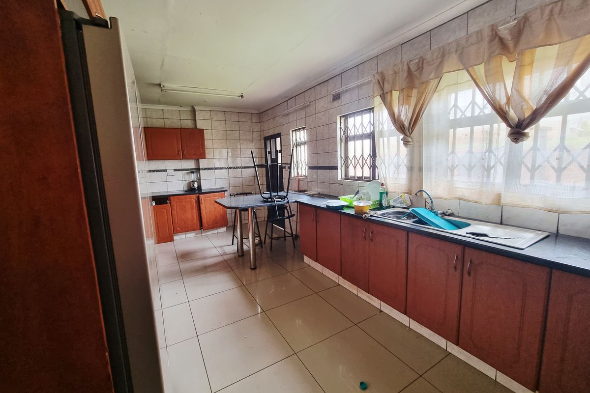 5 BEDROOM HOUSE FOR SALE - Photo 4