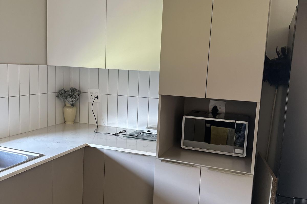 Luxury Living in a Secure and Prestigious Estate. - Photo 5