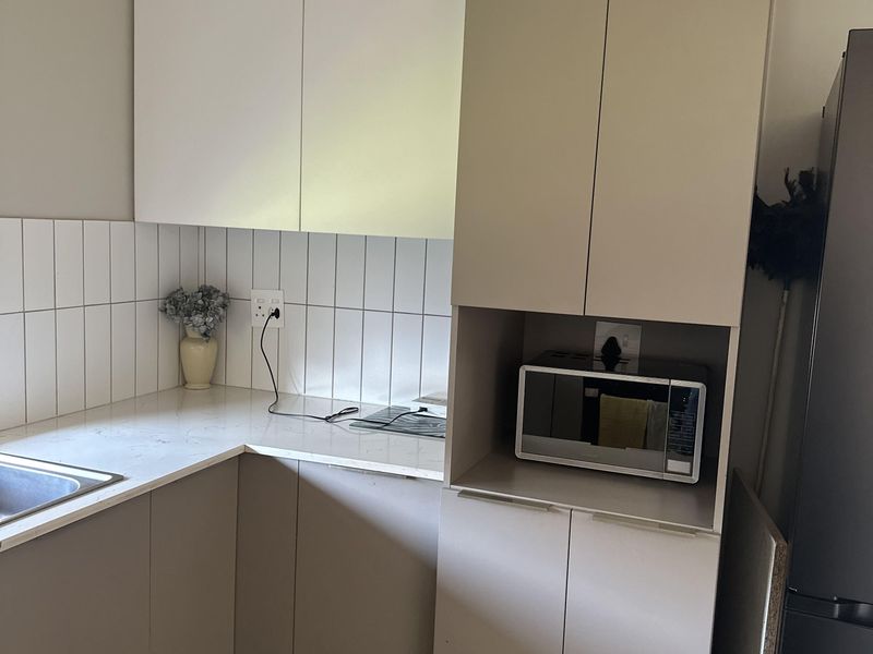 Luxury Living in a Secure and Prestigious Estate. - Photo 5