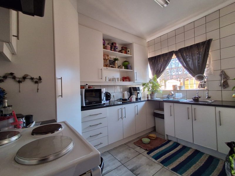 2 Bedroom Townhouse in close knit community. Three River - Photo 6