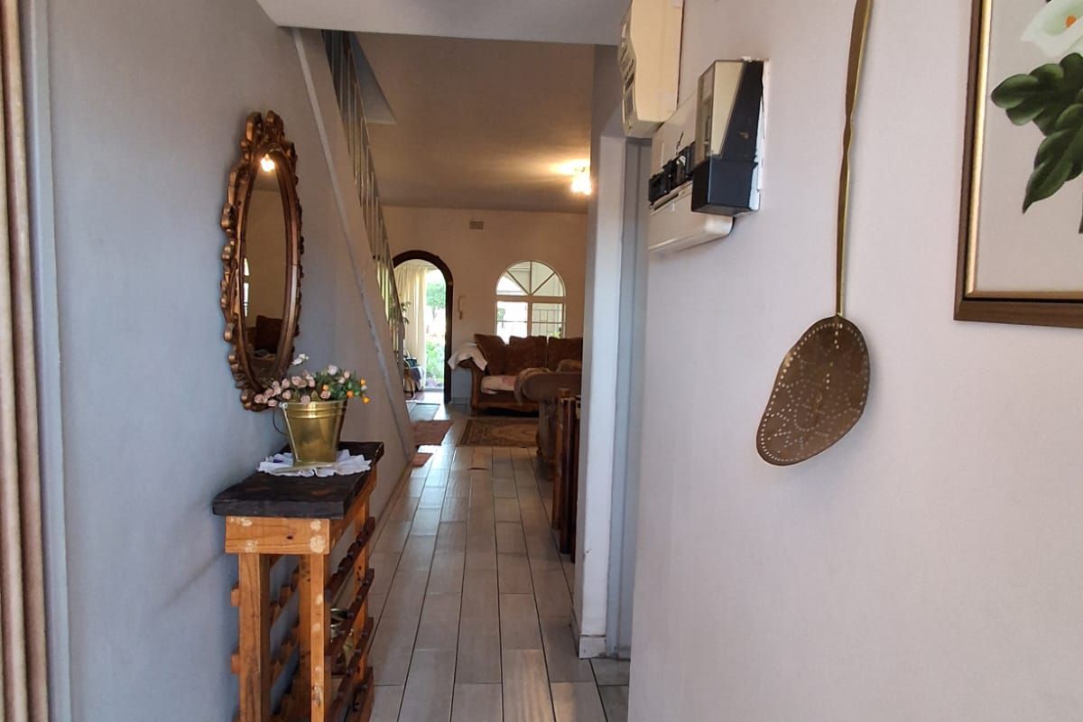 2 Bedroom Townhouse in close knit community. Three River - Photo 4