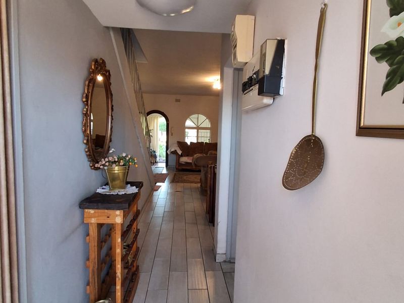 2 Bedroom Townhouse in close knit community. Three River - Photo 4