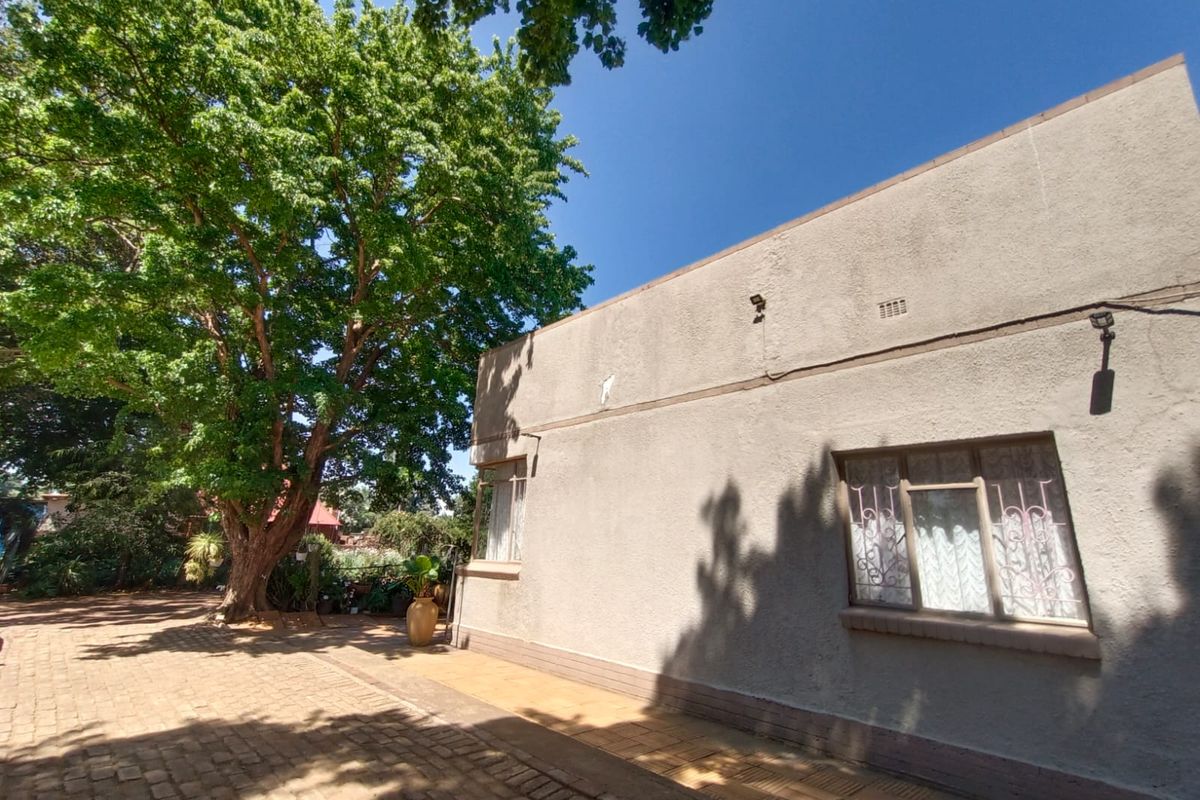 !Lovely, Captivating!  !A Place to Hang your Heart! - Photo 4