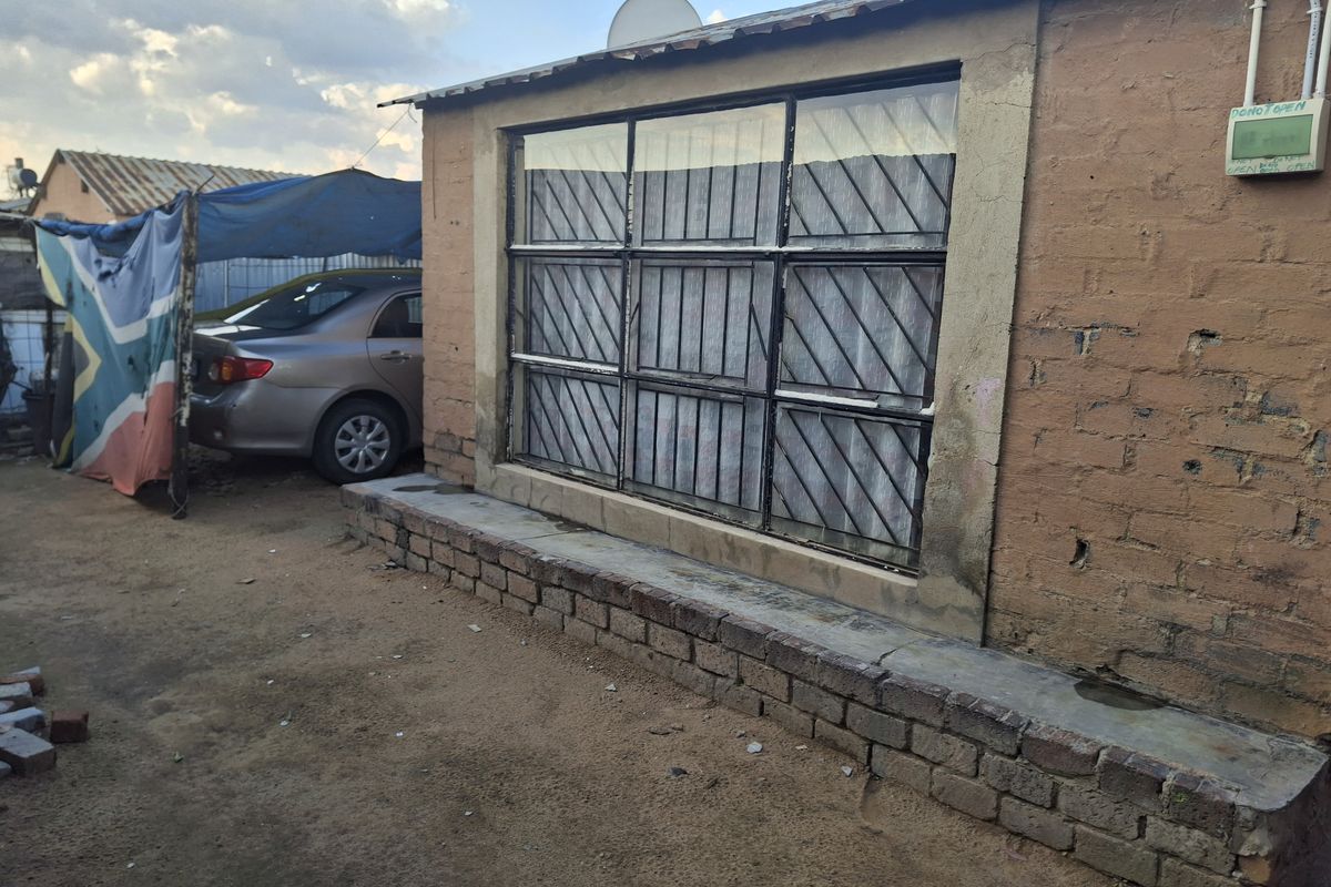 1-Bedroom RDP House for Sale in Klipfontein View - Photo 2