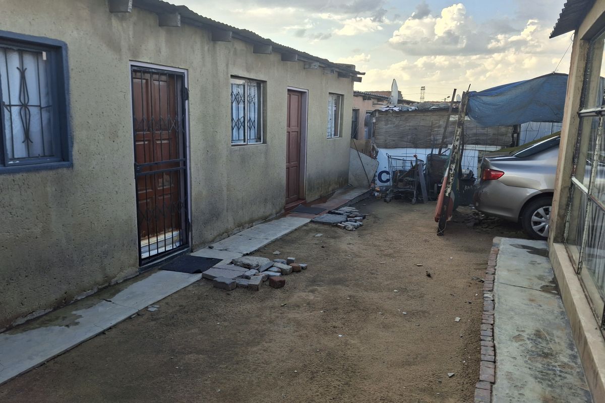 1-Bedroom RDP House for Sale in Klipfontein View - Photo 4