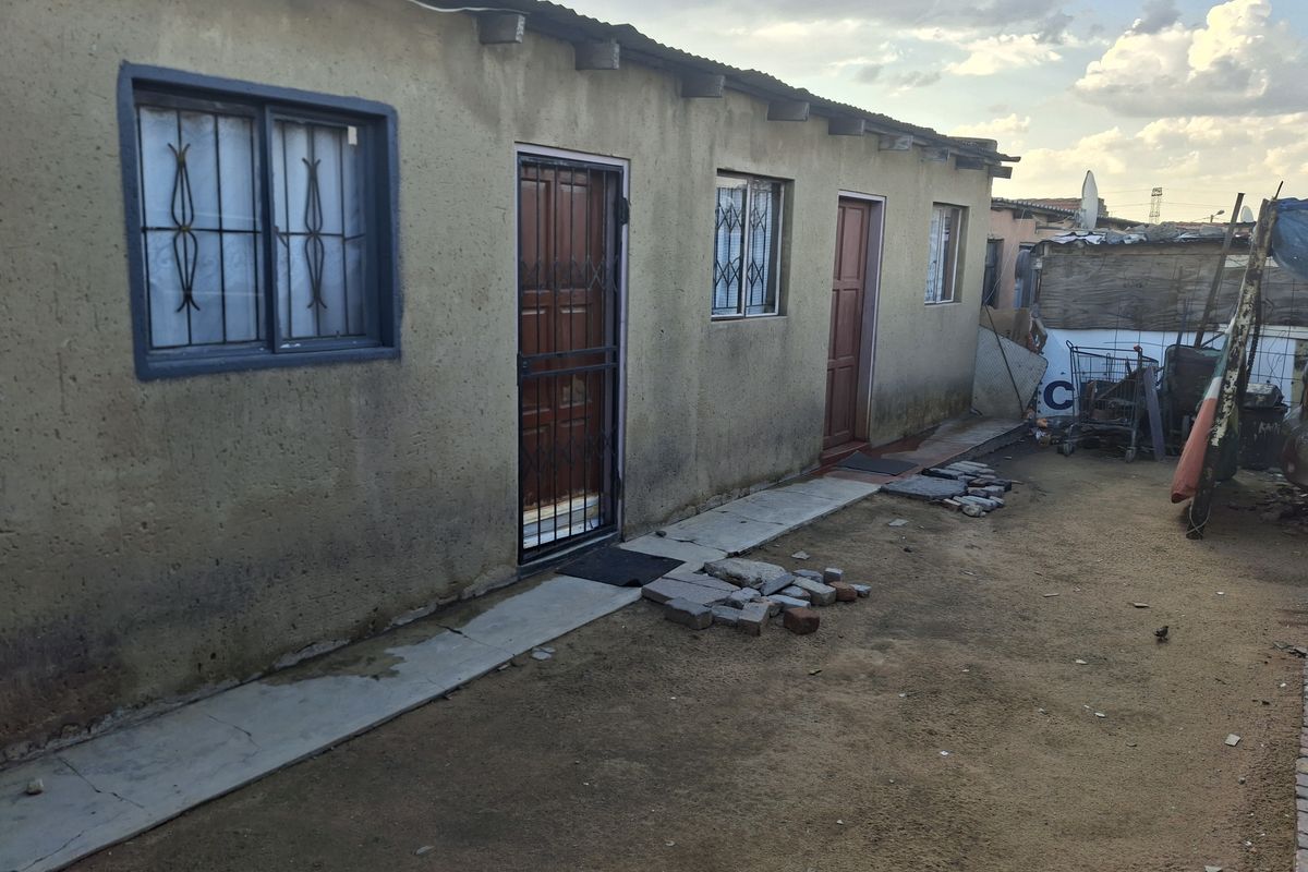 1-Bedroom RDP House for Sale in Klipfontein View - Photo 3