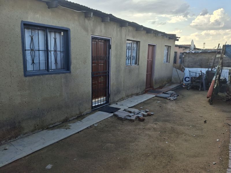 1-Bedroom RDP House for Sale in Klipfontein View - Photo 3
