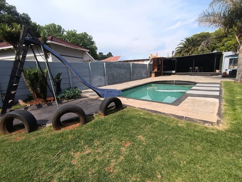 Perfectly Located Home in Dalview with Granny Flat - Photo 5