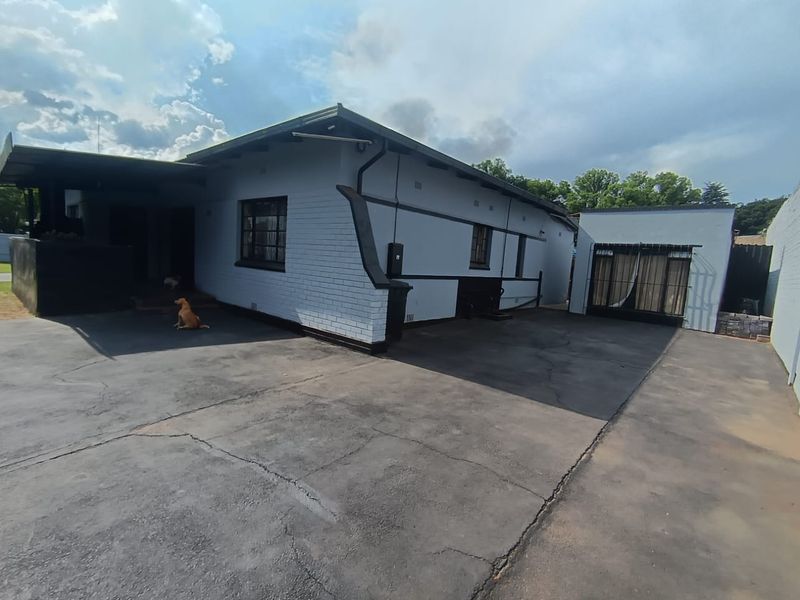 Perfectly Located Home in Dalview with Granny Flat - Photo 3