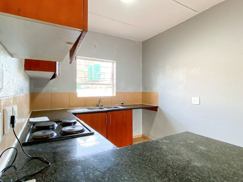 Discover Your Ideal Home at Rothchild Manor, Roodepoort - Photo 3