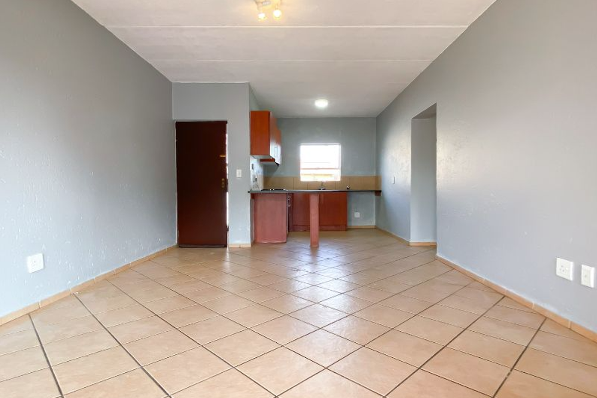 Discover Your Ideal Home at Rothchild Manor, Roodepoort - Photo 2