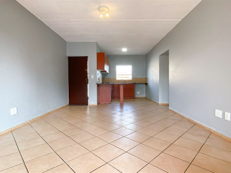 Discover Your Ideal Home at Rothchild Manor, Roodepoort - Photo 2