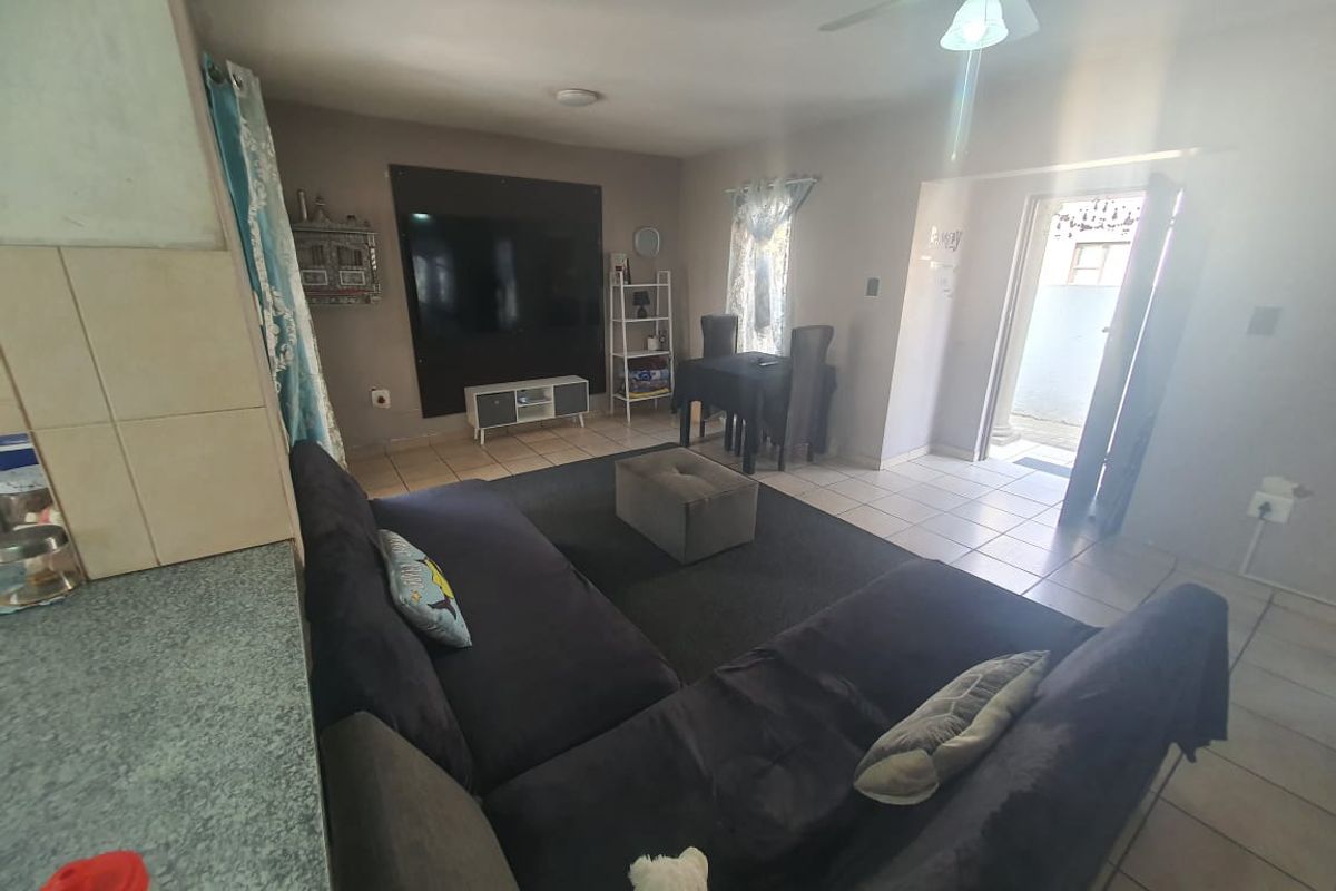 Modern Double- Storey Home in Secure Estate in Brakpan North - Photo 5