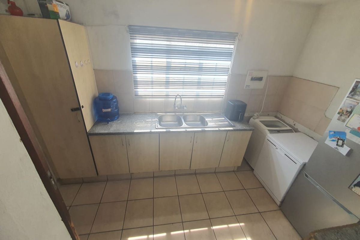 Modern Double- Storey Home in Secure Estate in Brakpan North - Photo 4