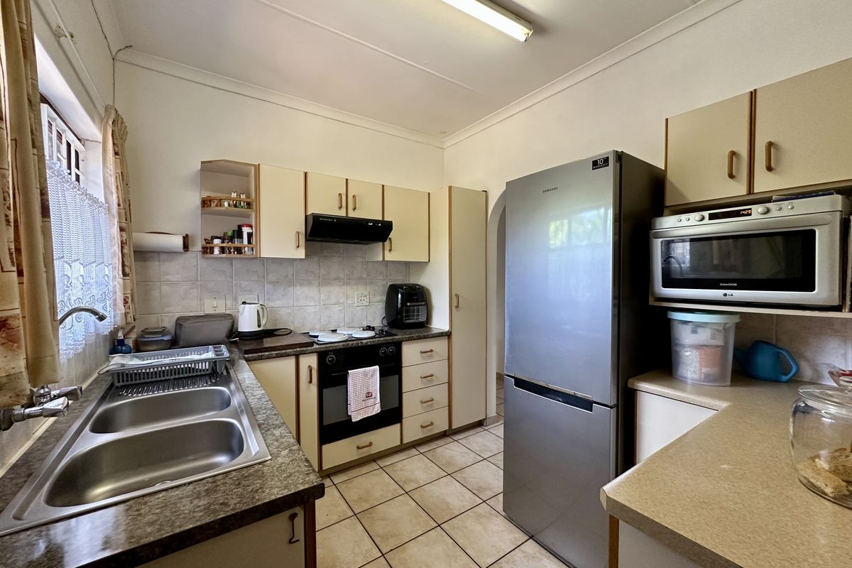 Low-Maintenance Face brick Home for Sale in a Peaceful Cul-de-Sac - Photo 4