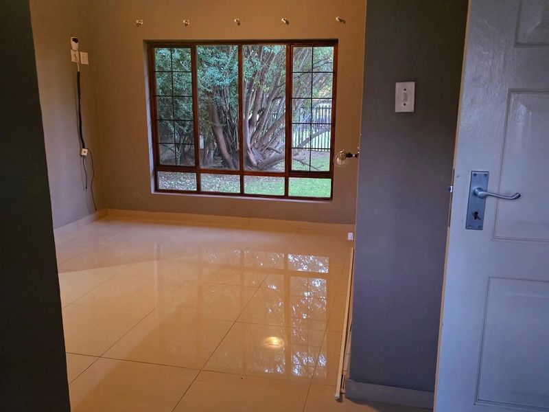 Spacious & Stylish 3-Bedroom House in the Green Area - Photo 10