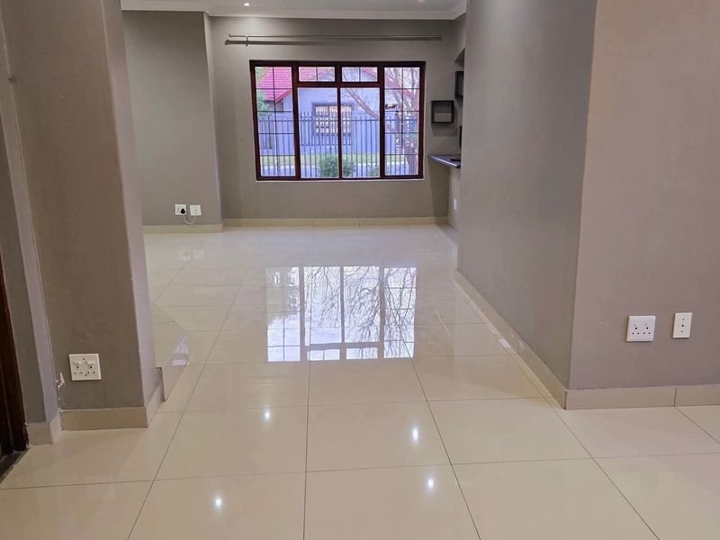 Spacious & Stylish 3-Bedroom House in the Green Area - Photo 8