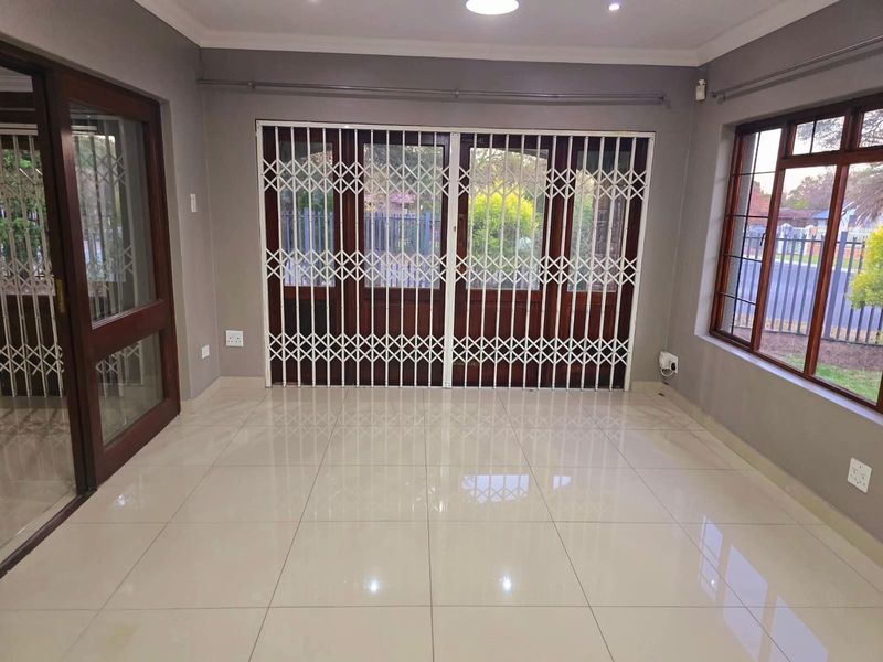 Spacious & Stylish 3-Bedroom House in the Green Area - Photo 3