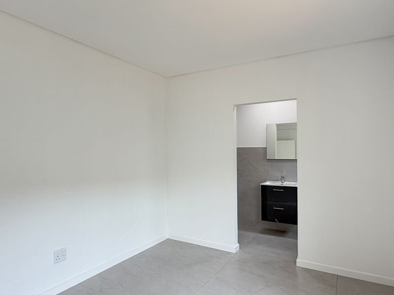 Modern Coastal Living in the Heart of La Mercy - Photo 9