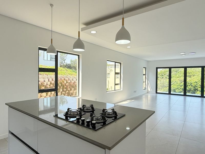 Modern Coastal Living in the Heart of La Mercy - Photo 2