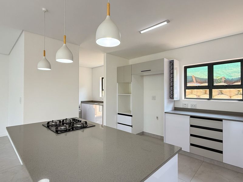 Modern Coastal Living in the Heart of La Mercy - Photo 5