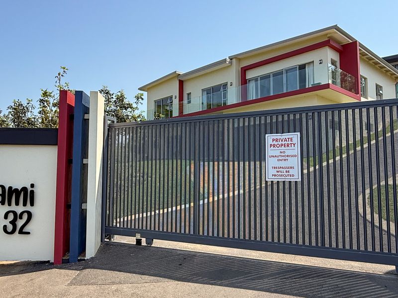Modern Coastal Living in the Heart of La Mercy - Photo 3
