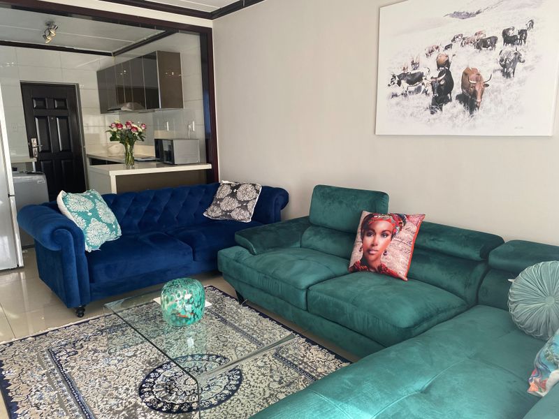 SIMPLY THE BEST - SECURE, STYLISH GROUND FLOOR APARTMENT - Photo 3