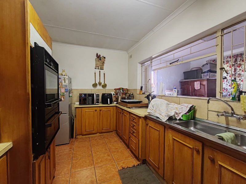 3 Bedroom House for Sale in Krugersrus - Photo 7