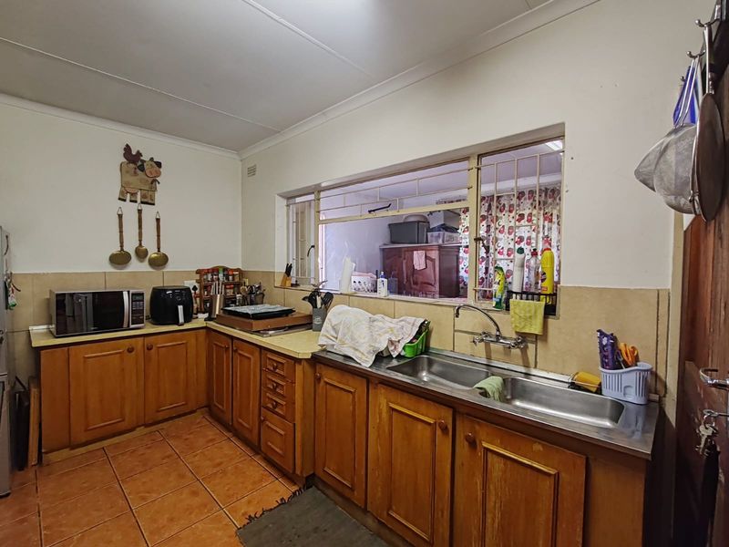 3 Bedroom House for Sale in Krugersrus - Photo 9