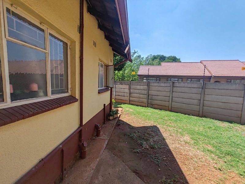 3 Bedroom House for Sale in Krugersrus - Photo 6