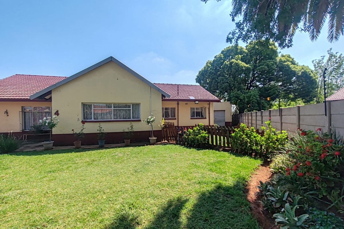 3 Bedroom House for Sale in Krugersrus - Photo 3