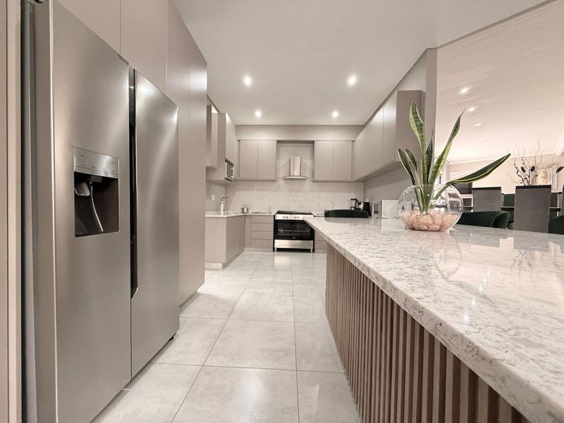 Newly Renovated Modern Luxurious Home Upper Hutten Heights - Photo 4