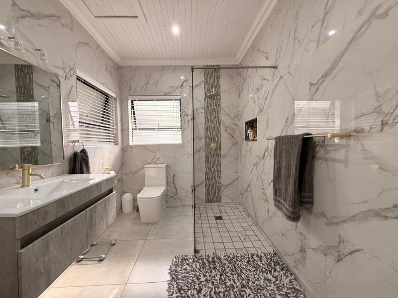 Newly Renovated Modern Luxurious Home Upper Hutten Heights - Photo 10