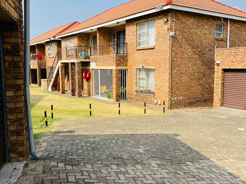 Apartment Rental Monthly In Kempton Park - Photo 7
