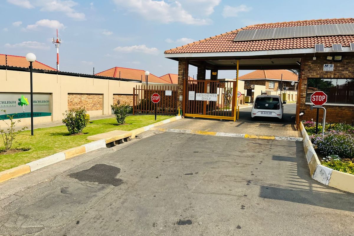 Apartment Rental Monthly In Kempton Park - Photo 4