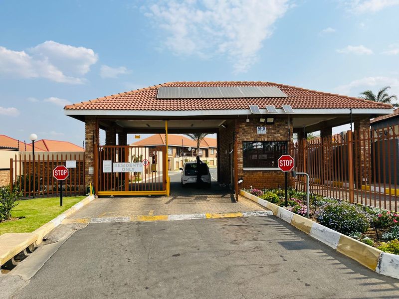 Apartment Rental Monthly In Kempton Park - Photo 2